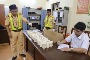 Bắt giữ 22kg ngà voi từ Hà Nội sang Trung Quốc