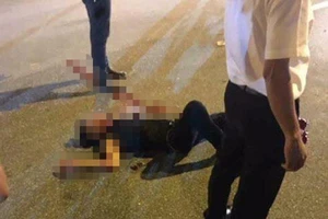 Bắt 2 nghi can đâm gục thanh niên trên phố
