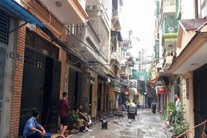 Nhà 4 tầng bốc cháy trong đêm, 2 mẹ con chết thảm