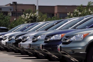 Nhiều bộ, tỉnh thừa xe công nhưng vẫn mua thêm