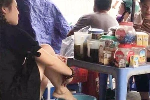 Phạt 7,5 triệu người quay clip 'nhúng chân vào trà đá'