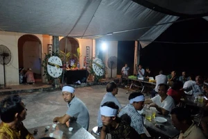 Cháy 8 người thiệt mạng: Họ ôm nhau mà chết!