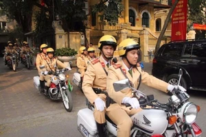 Đề nghị tăng quyền sử dụng súng cho CSGT