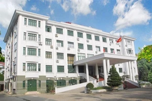 Sở GD&ĐT có 45 công chức thì 38 người làm lãnh đạo