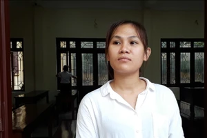 Tâm trạng cô gái 'làm sứt mép bàn' khi nhận án treo