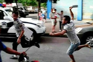 Đưa người say đến nhà văn hóa, 2 công an xã bị chém