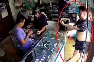 Thanh niên tự khen mình đẹp trai rồi... chôm iPhone