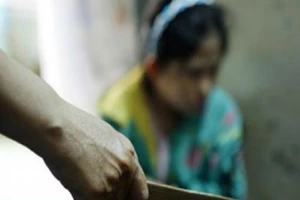 Cầm dao chém vợ và mẹ vợ rồi tự sát