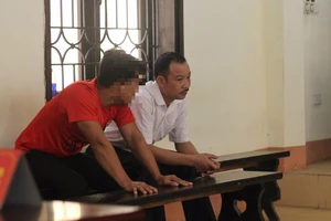 Hồ sơ bị tẩy xóa, tòa cần triệu tập điều tra viên