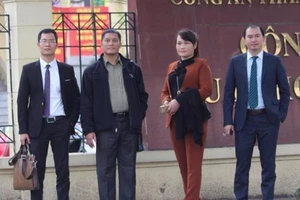 Đình chỉ vụ án vợ trộm tiền của chồng