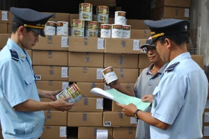 Năm 2017, ngành hải quan thu ngân sách 287.000 tỉ