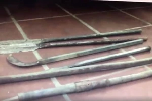 Đội phó hải quan bị đánh dập sống mũi