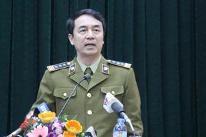 Khaisilk: Kiểm tra việc 2 cán bộ chỉ bị hạ khen thưởng