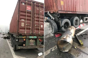 Container tông dải phân cách, đường trên cao ùn ứ