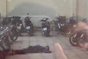 Rơi xuống sân trường, nam sinh ĐH Kiến trúc tử vong