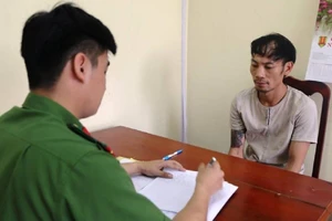 Lên cơn ngáo đá, đánh cha nhập viện