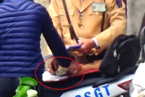 Thông tin mới vụ một loạt CSGT Hà Nội nghi mãi lộ