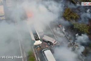 Hiểm họa giao thông từ đốt rơm rạ