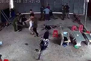 Chủ tịch xã thông tin về clip hàng chục công an đánh dân