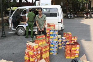 Lao ô tô vào tổ công tác, cắn CSGT bị thương