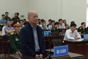 Út 'trọc' được đề nghị giảm án vì có nhiều bằng khen