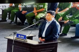 Nguyễn Văn Dương nói về việc treo biển tên ông Hóa tại công ty