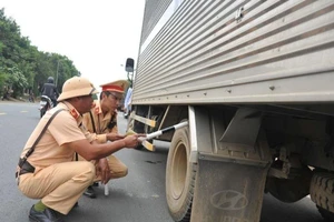 Hàng ngàn tài xế bị phạt vì vỏ xe không đảm bảo tiêu chuẩn