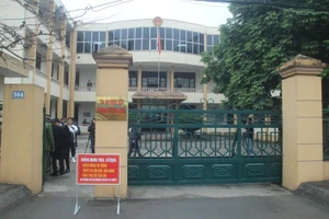 Tòa bắt đầu làm việc, BS Hoàng Công Lương vẫn chưa đến