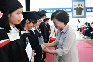 Vinh danh học sinh có thành tích đặc biệt trong các cuộc thi