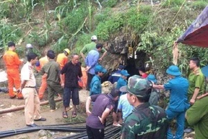 Mắc kẹt 10 ngày trong hang, người đàn ông ở Lào Cai tử vong