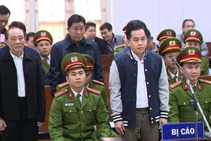 Vũ 'nhôm' lại hầu tòa cùng 2 cựu thứ trưởng công an