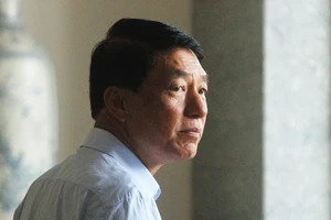 Chủ tọa truy vấn cựu thứ trưởng Bộ Công an Trần Việt Tân