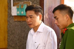 Xử gian lận điểm thi: Triệu tập 91 nhưng 75 người vắng mặt