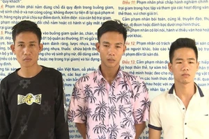 Chủ quán karaoke thuê đàn em nhốt nữ tiếp viên 