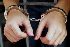 Gia đình không biết chánh văn phòng TAND huyện bị truy nã