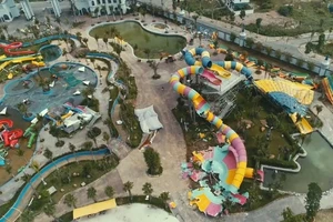 Tháo dỡ công trình sai phạm tại Công viên nước Thanh Hà