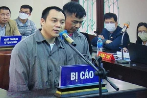 Vụ lùi xe cao tốc: Tài xế container đề nghị thay kiểm sát viên