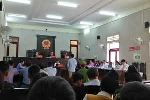 Luật sư bị chủ tọa yêu cầu rời khỏi phòng xét xử