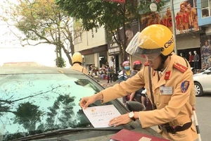 Vĩnh Phúc: CSGT dán giấy phạt, tài xế đến trụ sở nộp tiền