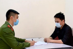 Bắt thanh niên lừa bán khẩu trang qua mạng 