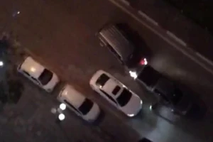 Hai nhóm thanh niên dùng ô tô húc nhau, nghi có nổ súng