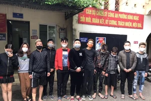 11 nam nữ tụ tập hút cần sa khi đang dịch COVID-19