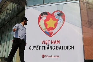 Số ca nhiễm COVID-19 tại Việt Nam giảm liên tục trong thời gian thực hiện cách ly xã hội. Ảnh: PLO