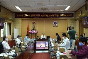 Kiến nghị Hà Nội cách ly thêm 1 tuần, TP.HCM giảm nguy cơ