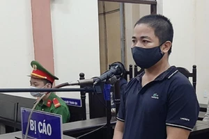 Tung tin có người chết vì COVID-19 bị phạt 6 tháng tù