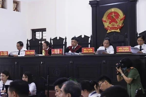 Lời khai khó tin của phụ huynh có con được nâng điểm