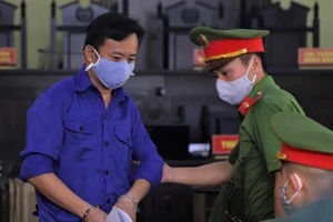 Cựu thượng tá công an phủ nhận đưa hối lộ 1 tỉ để nâng điểm