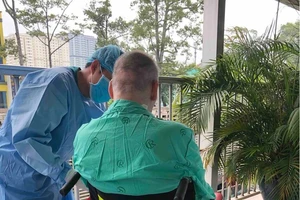 Phi công người Anh chính thức ngưng thở máy 