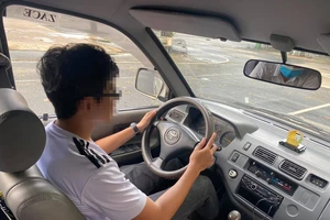 Tranh cãi việc phạt người ngồi sau không thắt dây an toàn