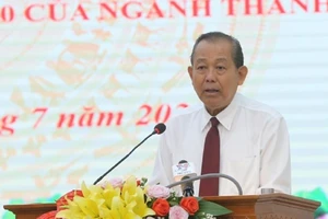 Loại khỏi bộ máy những cán bộ tham nhũng, nhũng nhiễu